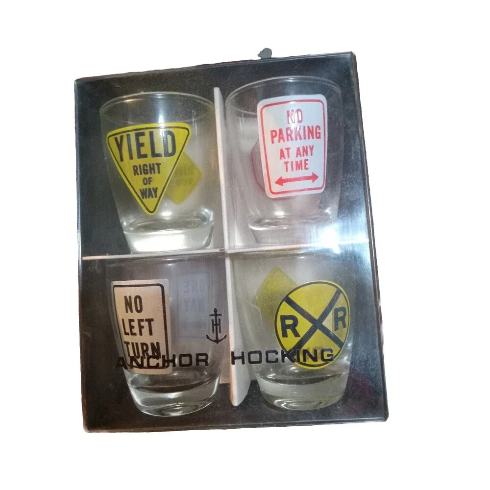 VINTAGE ANCHOR HOCKING WHISKEY JIGGERS ROAD STREET SIGNS 4 SHOT GLASSES IN BOX